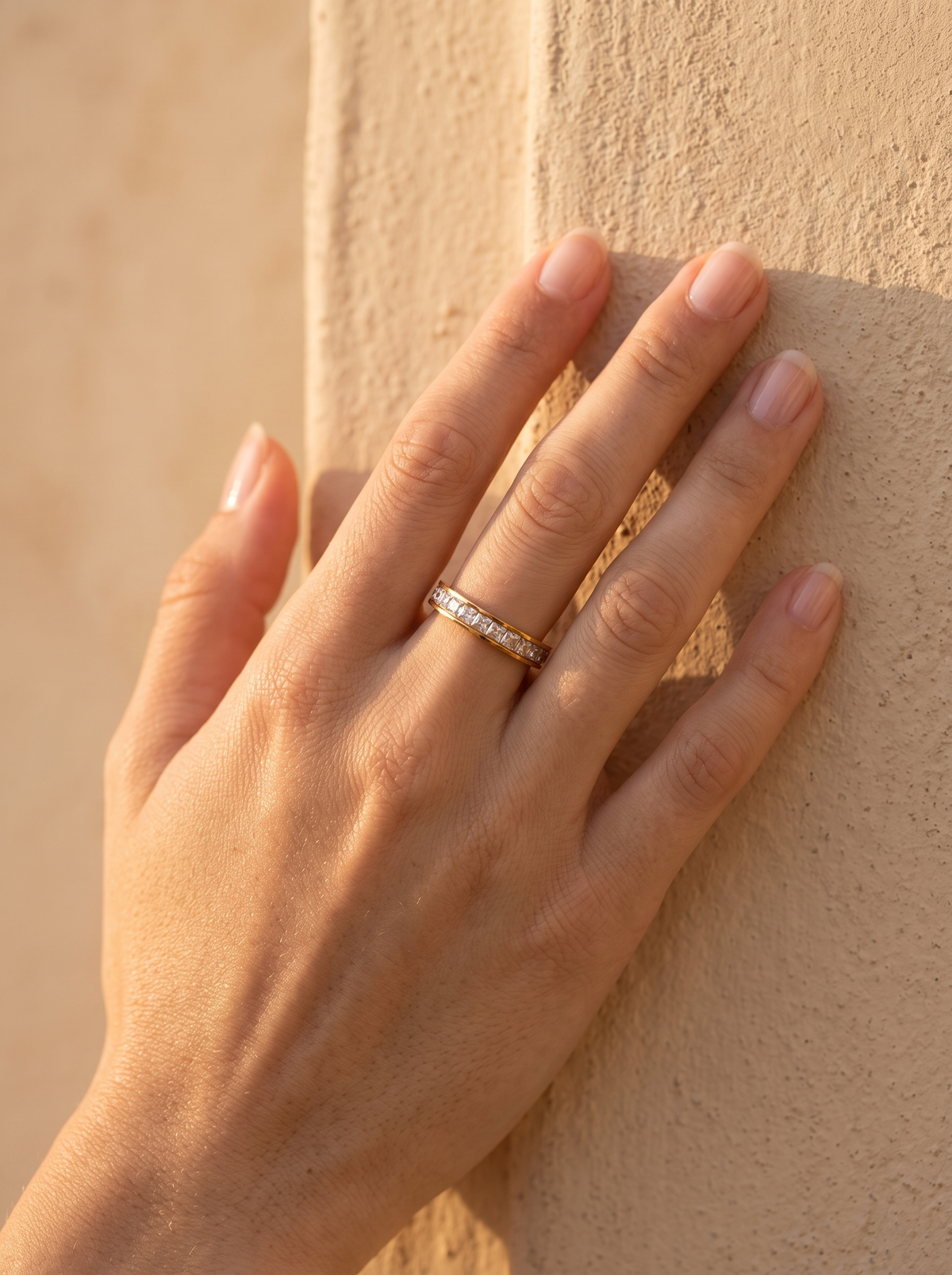 CRYSTAL BAND RING